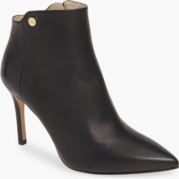 Louise et Cie Shoes - Louise et Cie Black Ankle Booties. Size 8.5